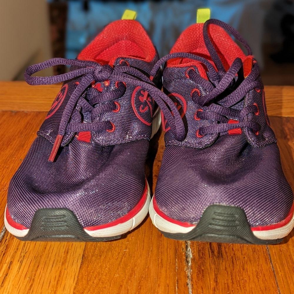 ✨LIKE NEW✨ Purple & Pink Zumba sneakers, size 5.5